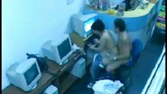 Carino sexy bruna scopa un film porno da vedere anale con un dildo e un grasso rubinetti allo stesso tempo