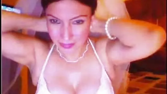 Slut voglio vedere un film porno senza pagare Katya Kassin e il suo amico succhiare un cazzo nero