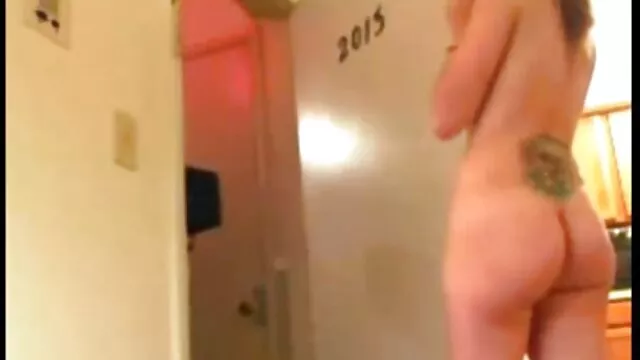 Il preside di un college per ragazze punire nel suo ufficio, porno da vedere gratis con hard sesso di gruppo con un giovane studente