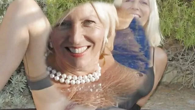 Bionda succhiare per vedere film porno cazzi all'aperto
