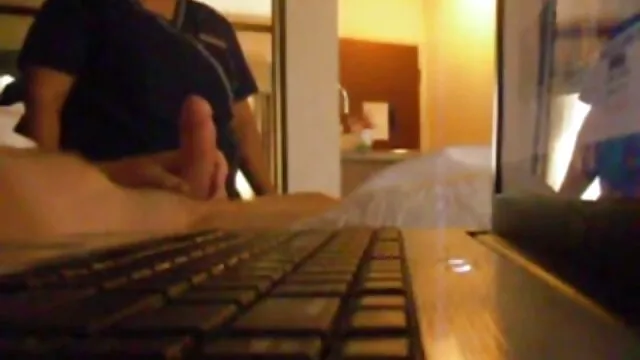 Biondo suzione un sconosciuto in il stanza mi fai vedere un film porno