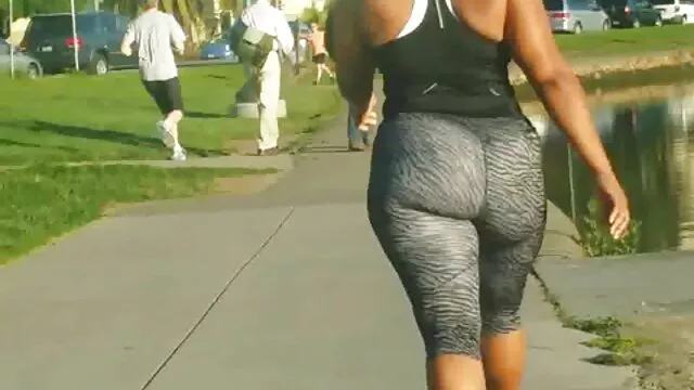 Due puttane incallito riscaldamento prima di incontrare l'amore del loro culo di espansione culo con un dildo di spessore, e, infine, vedere i film porno appare, cazzo, gola profonda sia, spingere nel loro culo e piovuto morte su di loro