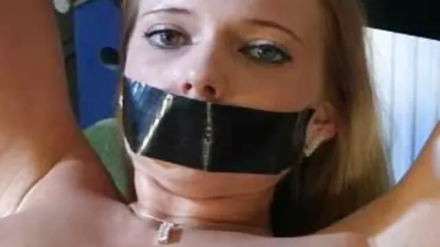 Cutie in calze si masturba la film da vedere porno gratis figa con un dildo