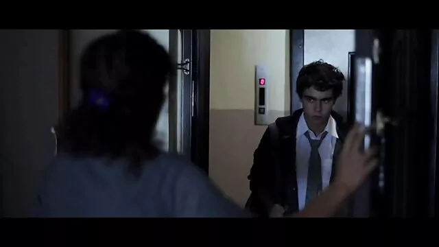 Un bambino paffuto, carnoso molto simile a questi grandi, spessi, e quando ne google voglio vedere un film porno vide uno, lei è pronta a succhiare fino a impazzire, e poi si arrampica e lo cavalca come un cavallo, un veloce e potente