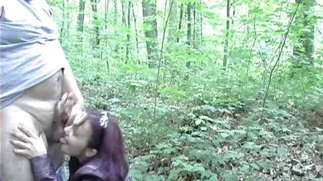Una giovane cagna ottiene un voglio vedere film porno italiani orgasmo da un vibratore