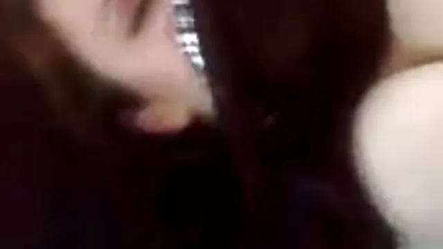 Bella Bruna succhia e vedi gratis porno lupo sorella