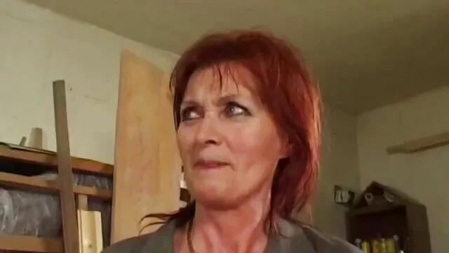 Procace mamma scopa un grosso cazzo di gomma, e di essere cosparso di succo di vedi sesso gratis frutta