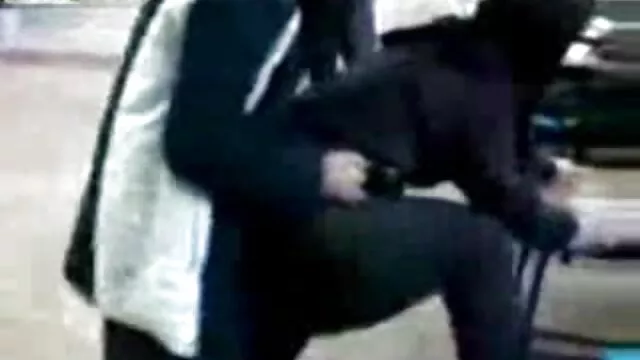 Sesso, nessun osso, piegare voglio guardare un porno abbastanza postura