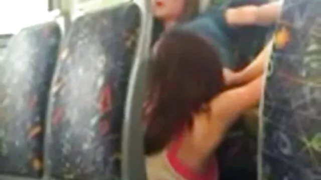 Abbronzato bruna con capezzoli giganti scopa vedere film porno gratis in un trio con ragazzi