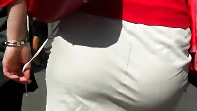 Nastenka prima lasciare che il cazzo del per vedere film porno suo fidanzato in culo, lei