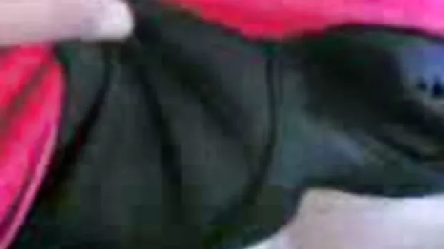 Nuovo insegnante a scuola è stato molto colpevole, e ora si trova di fronte ad essere licenziato. Per il regista, ha notato il modo in cui fissava il petto e si vorrei vedere un film porno rende conto che lei ha una buona possibilità