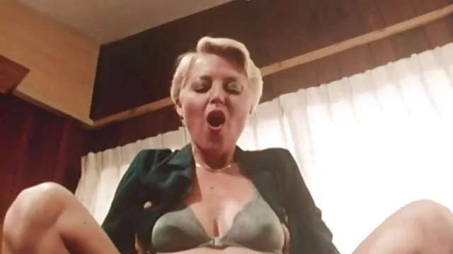 Ragazze vedere video sesso auto coccole se stessa in macchina