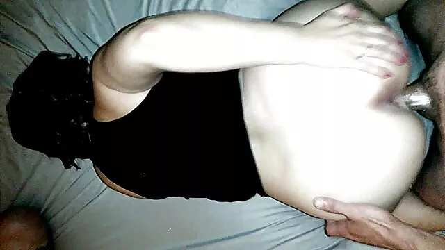 Giovane Scarlatto si porno da guardare gratis masturba il suo L.