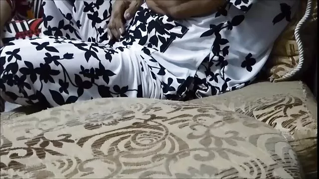 Russo bruna porno gratis da guardare succhia il cazzo di un ragazzo