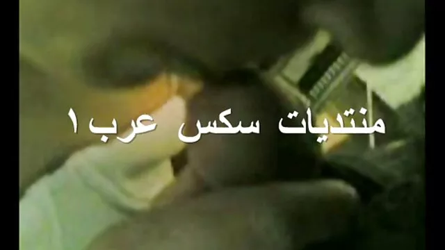 Un ragazzo carino sta dando la sua ragazza sexy sotto vedere video porno gratis un grosso cazzo nero