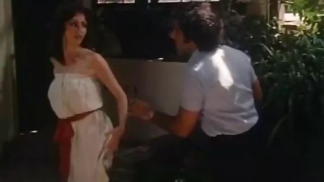 Katyusha è stato portato fuori in fai vedere un film porno natura e cazzo