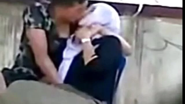 Il russo bellezza è catturati in coffee shop voglio vedere il film porno per contanti